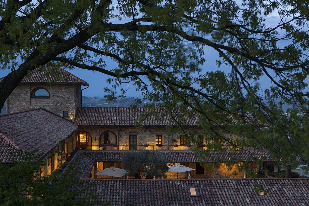 I Tre Poggi Dimora Di Charme Villa Canelli Exterior photo